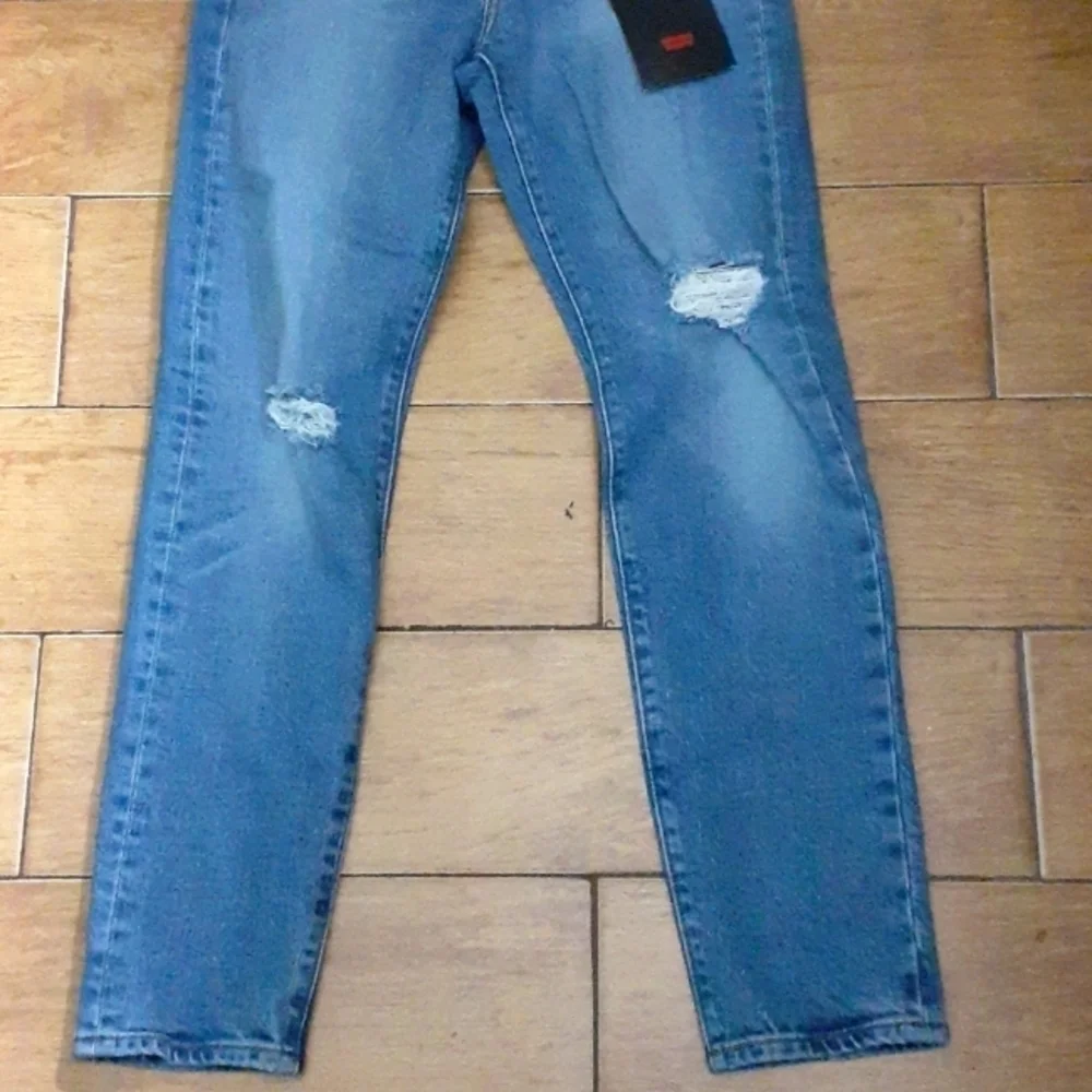 Levis Premium Wedgie High Rise Distressed Jeans Size 24